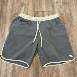 Vuori Banks Shorts Large Grey